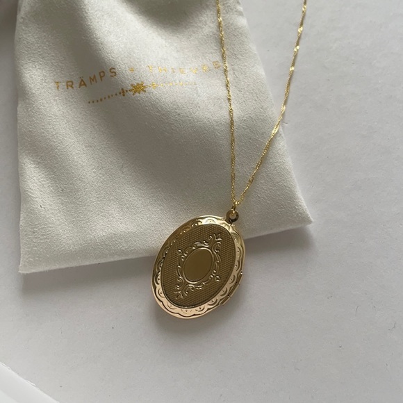 New Gold plated locket - Picture 3 of 8